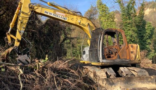 U494 – ESCAVATORE NEW HOLLAND E140