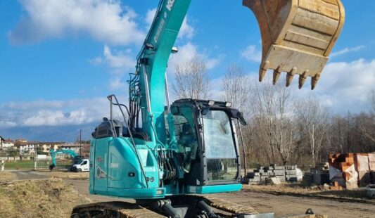 UEXE174 – ESCAVATORE KOBELCO BLADE RUNNER ED160