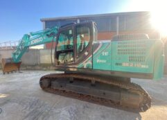UEXE167 – ESCAVATORE KOBELCO SK210SNLC-10