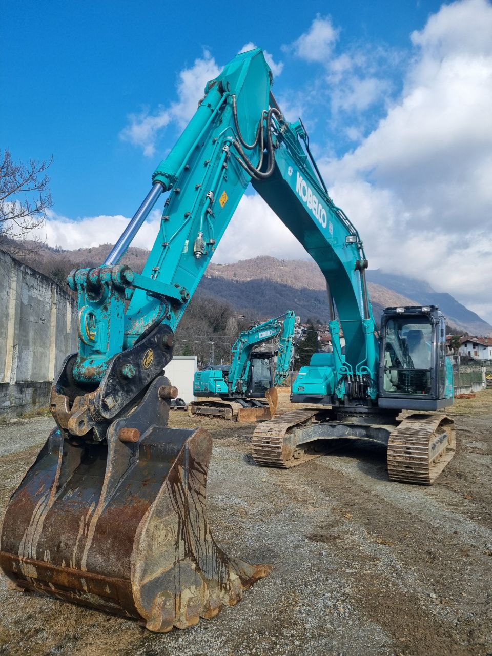 UEXE198 – Kobelco SK260NLC-10E