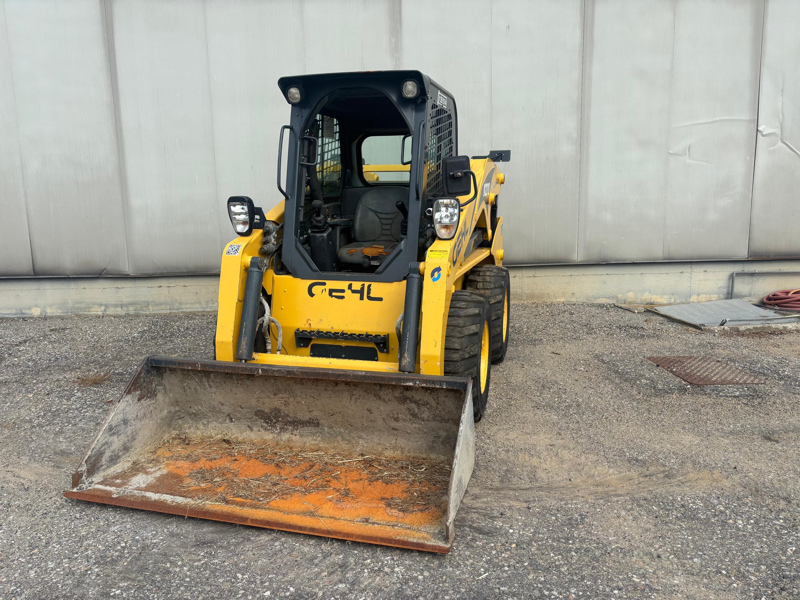 UEXP027 – PALA COMPATTA GEHL SLV 270 DXTDJ3