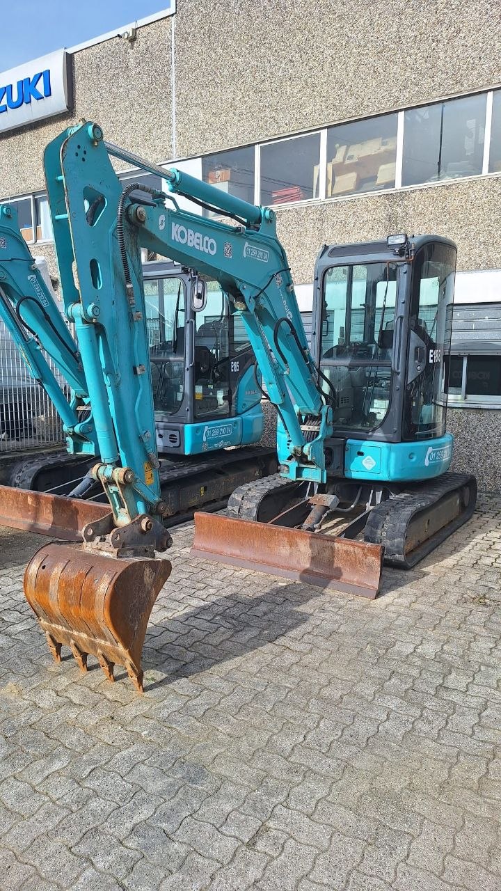 UEXE188 – Miniescavatore Kobelco mod. SK30SR-6