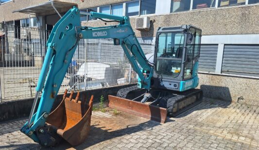 UEXE185 – Miniescavatore Kobelco mod. SK45SRX-6